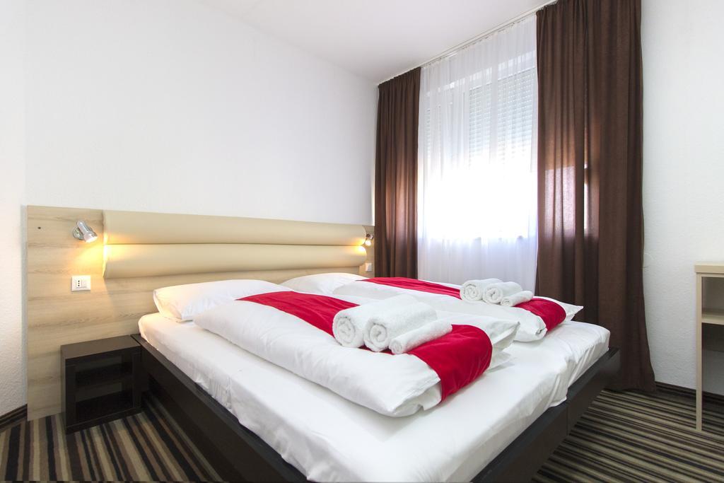 Parkcity Rooms Σίμπενικ Εξωτερικό φωτογραφία
